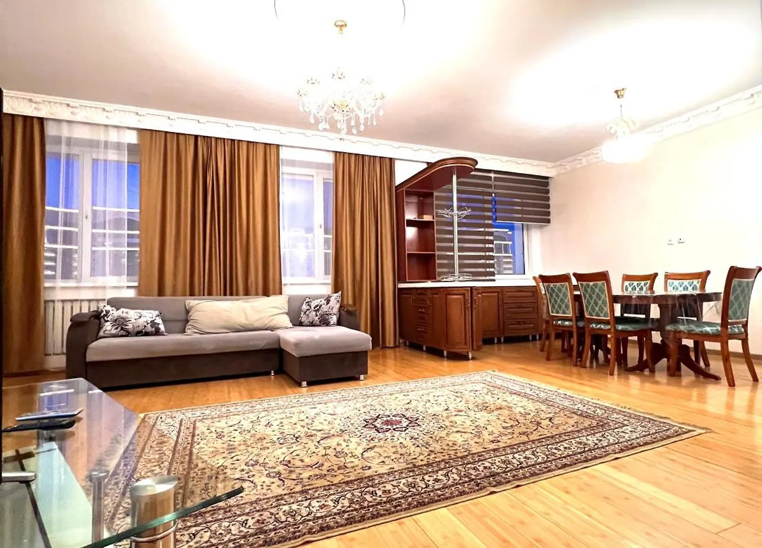 Apartment 241 Уютная 3-Комнатная Квартира Возле Байтерека 130 Кв М С 3 Кроватями И 2 Диванами И 2 Санузлами Nur-Sultan  Kazakhstan