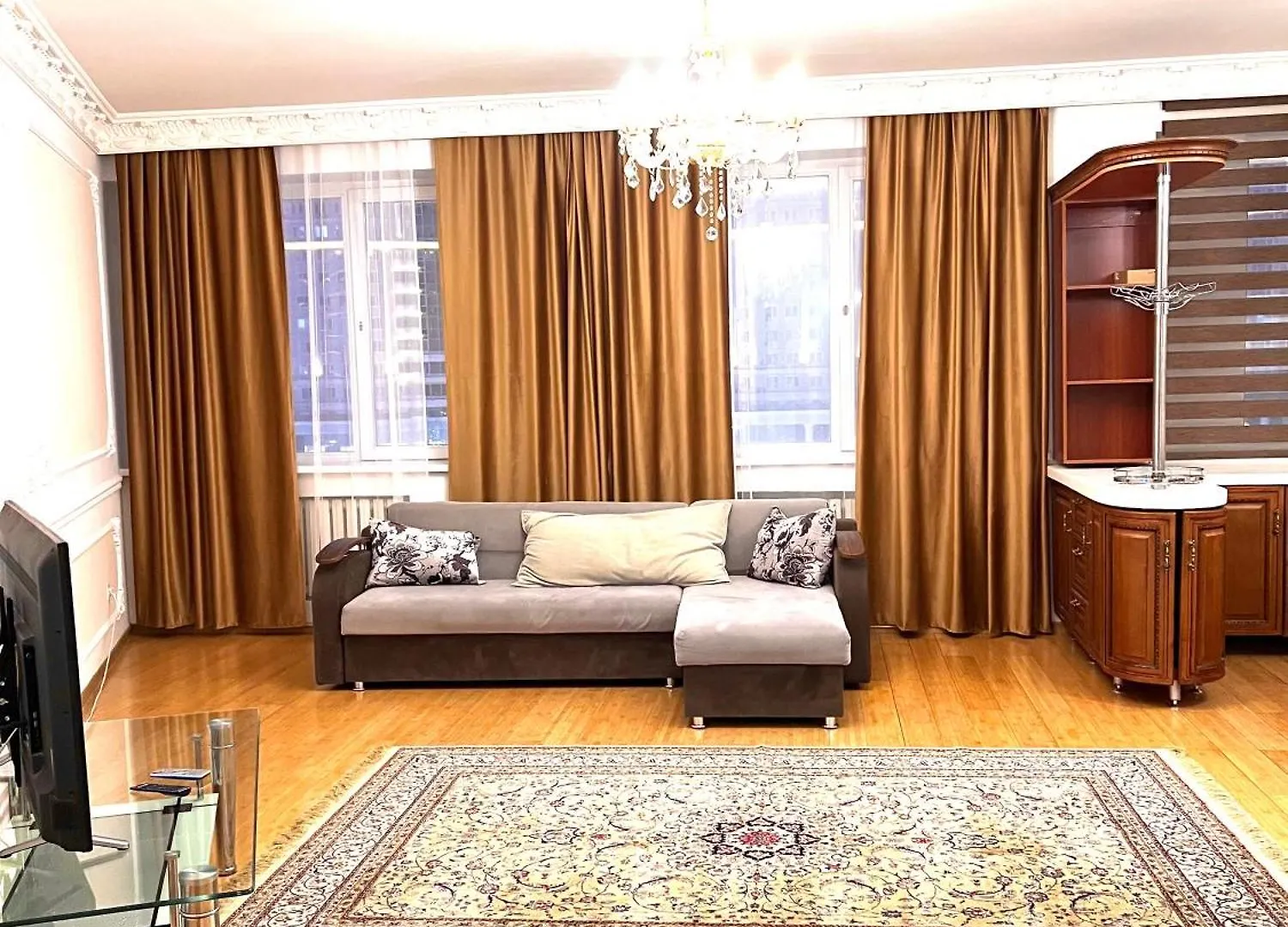 Apartment 241 Уютная 3-Комнатная Квартира Возле Байтерека 130 Кв М С 3 Кроватями И 2 Диванами И 2 Санузлами Nur-Sultan  Kazakhstan